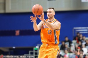  胡金秋狂砍38分广厦击败上海迎五连胜