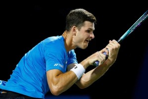  胡尔卡奇挽救破发点，长盘较量笑到最后