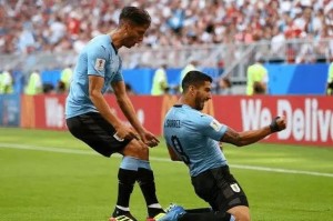  苏亚雷斯伤愈复出首战，乌拉圭锋霸锋芒再现