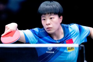  鲍里妮化解赛点逆转晋级次轮