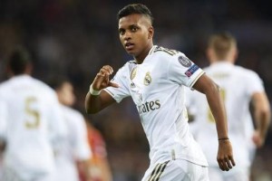  足坛新星闪耀，哈兰德帽子戏法惊艳全场