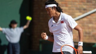  中国男网集体爆发，张之臻率队首进戴维斯杯八强