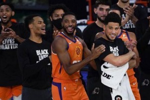  篮坛巨星闪耀全场率队豪取连胜