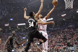  内线巨兽统治篮下，篮板怪兽筑起禁飞区