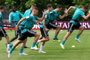  德国队重组钢铁防线，全力备战欧预赛