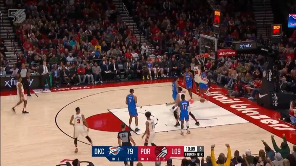  公牛拉文空中作业暴扣点燃全场