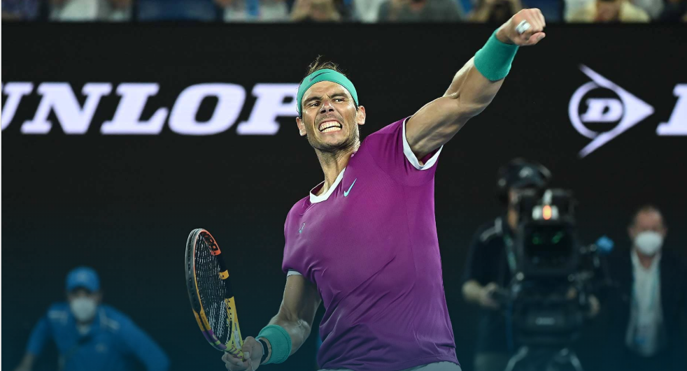  红土之王纳达尔复出首秀，直落三盘轻松晋级次轮  