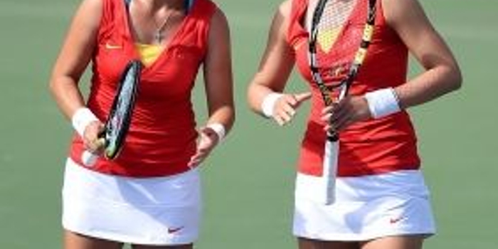  中国金花双打建功，段莹莹/郑赛赛法网夺冠